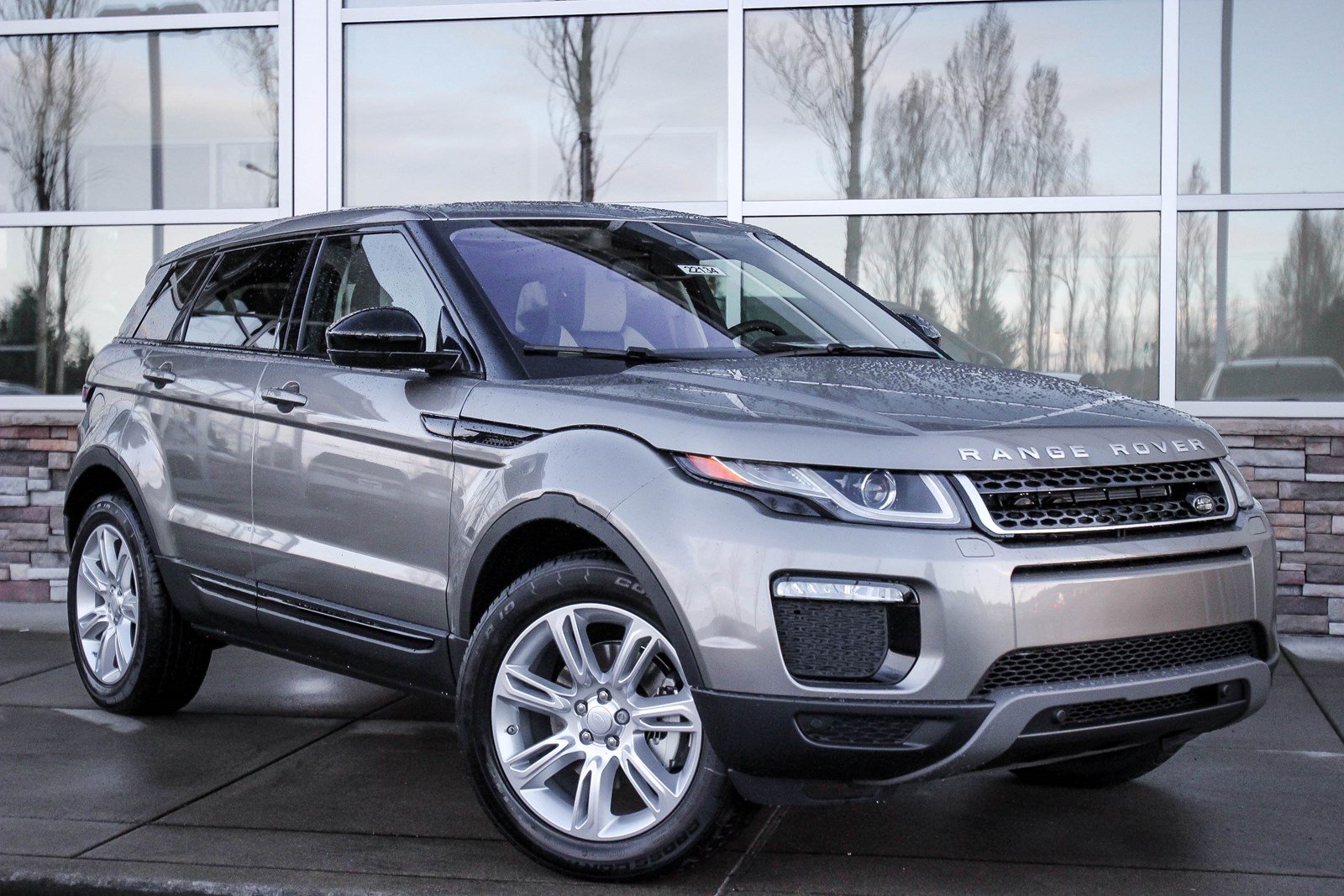 Range rover evoque рестайлинг отличия